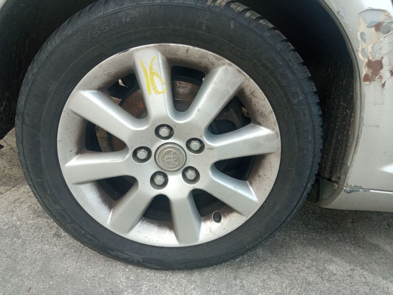 toyota avensis (_t25_) del año 2005