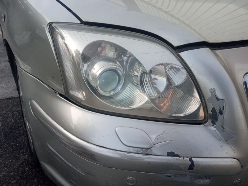 toyota avensis (_t25_) del año 2005