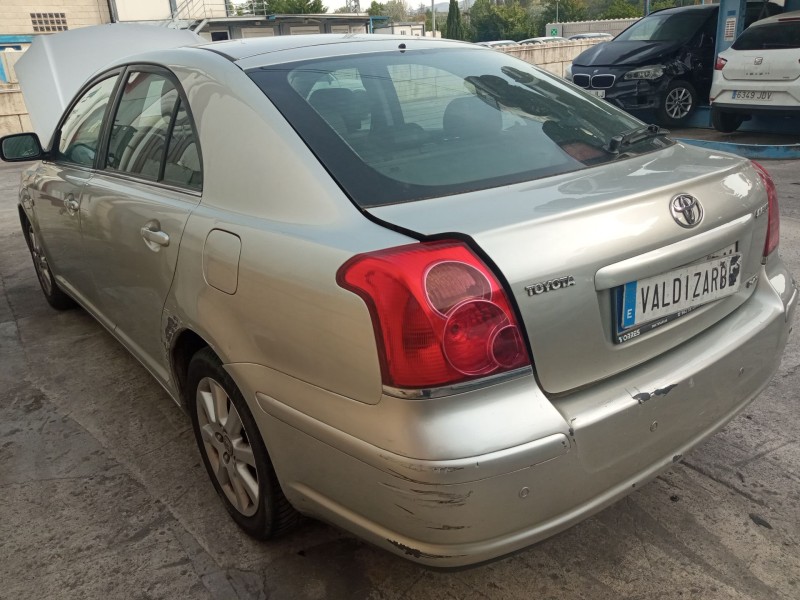 toyota avensis (_t25_) del año 2005