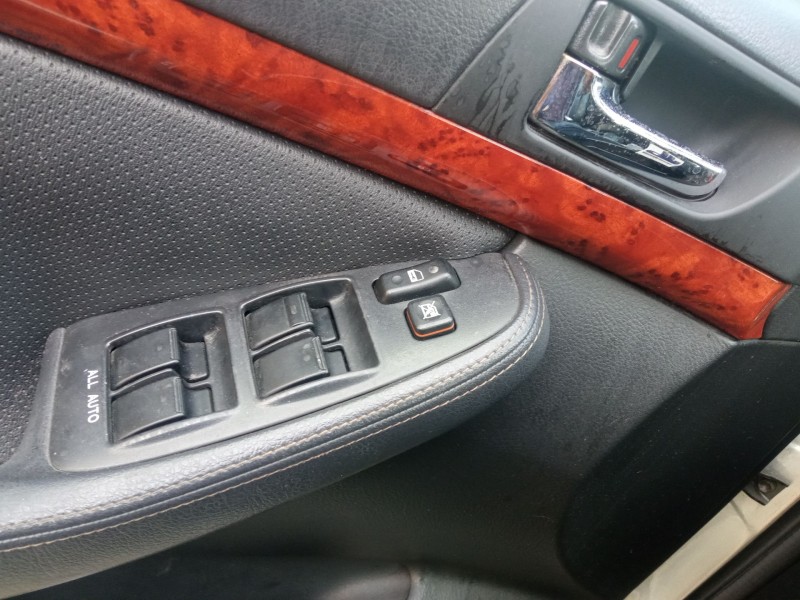 toyota avensis (_t25_) del año 2005