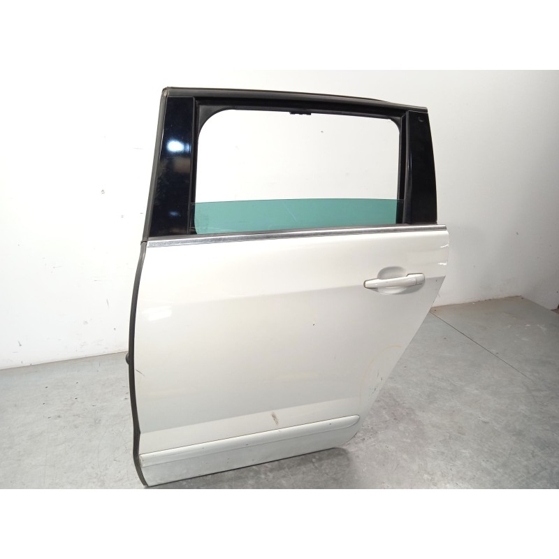 Recambio de puerta trasera izquierda para peugeot 5008 1.6 hdi fap referencia OEM IAM 9006S6  