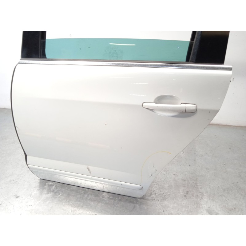 Recambio de puerta trasera izquierda para peugeot 5008 1.6 hdi fap referencia OEM IAM 9006S6  