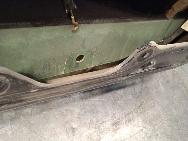 Recambio de puerta trasera izquierda para volkswagen touran (1t1) advance referencia OEM IAM 1T0833055R 1T0833055S 