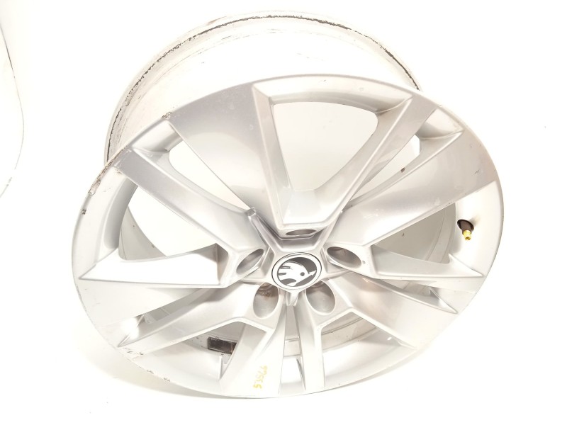 Recambio de llanta para skoda karoq (nu) 1.5 16v tsi act referencia OEM IAM 57A601025C 57A601025C8Z8 