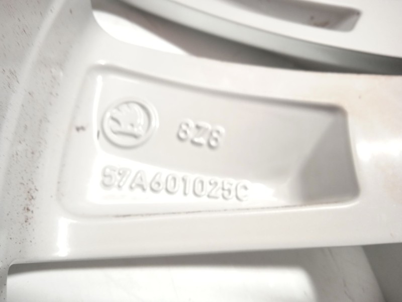 Recambio de llanta para skoda karoq (nu) 1.5 16v tsi act referencia OEM IAM 57A601025C 57A601025C8Z8 