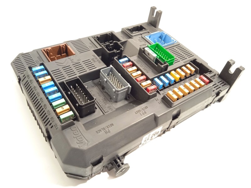 Recambio de caja reles / fusibles para peugeot 208 allure referencia OEM IAM 9819850080  