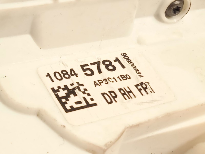 Recambio de cerradura puerta delantera derecha para mg mg zs suv 1.5 vti referencia OEM IAM 10845781  