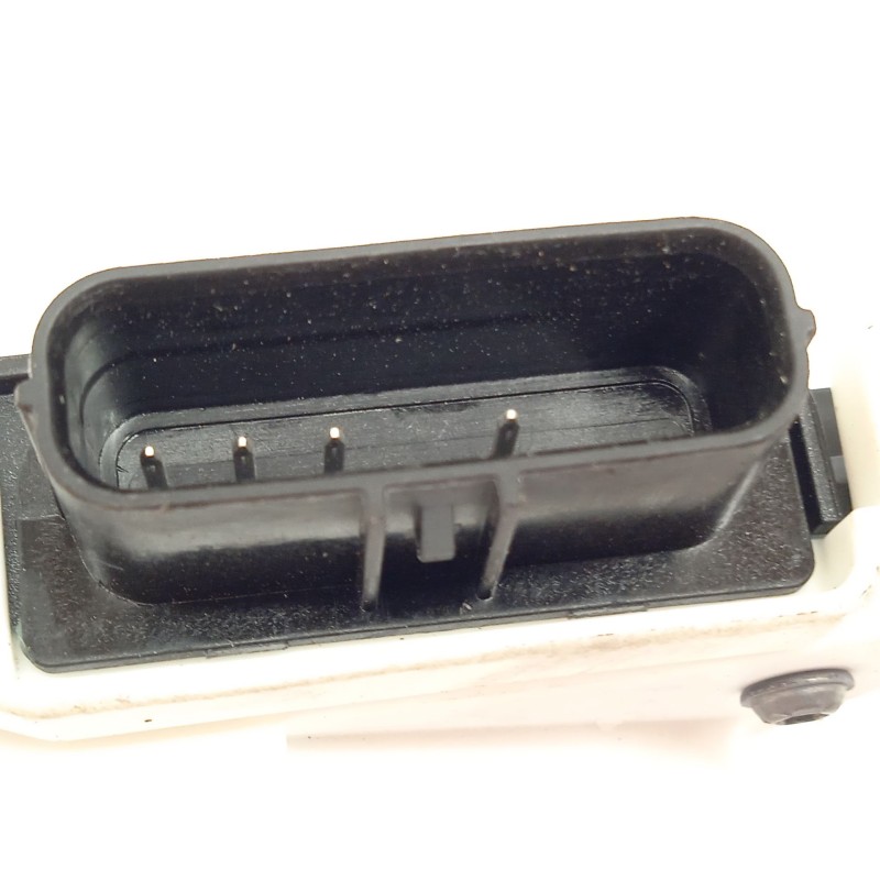 Recambio de cerradura puerta trasera izquierda para mg mg zs suv 1.5 vti referencia OEM IAM 10845782  