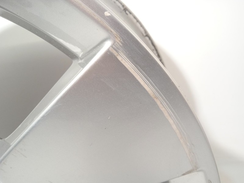 Recambio de llanta para skoda yeti 1.2 tsi referencia OEM IAM 5L0601025G 5L0601025G8Z8 