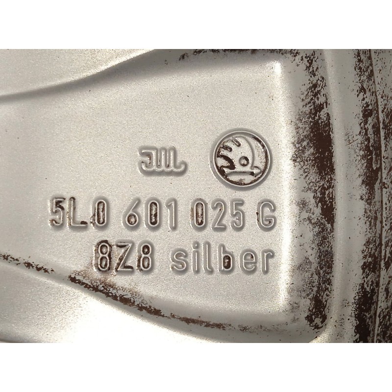 Recambio de llanta para skoda yeti 1.2 tsi referencia OEM IAM 5L0601025G 5L0601025G8Z8 