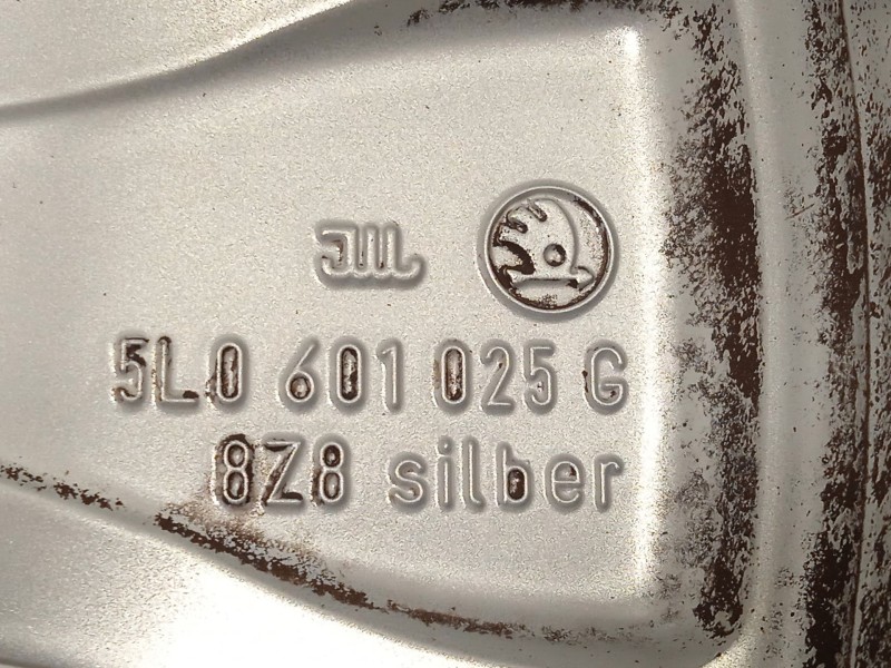 Recambio de llanta para skoda yeti 1.2 tsi referencia OEM IAM 5L0601025G 5L0601025G8Z8 