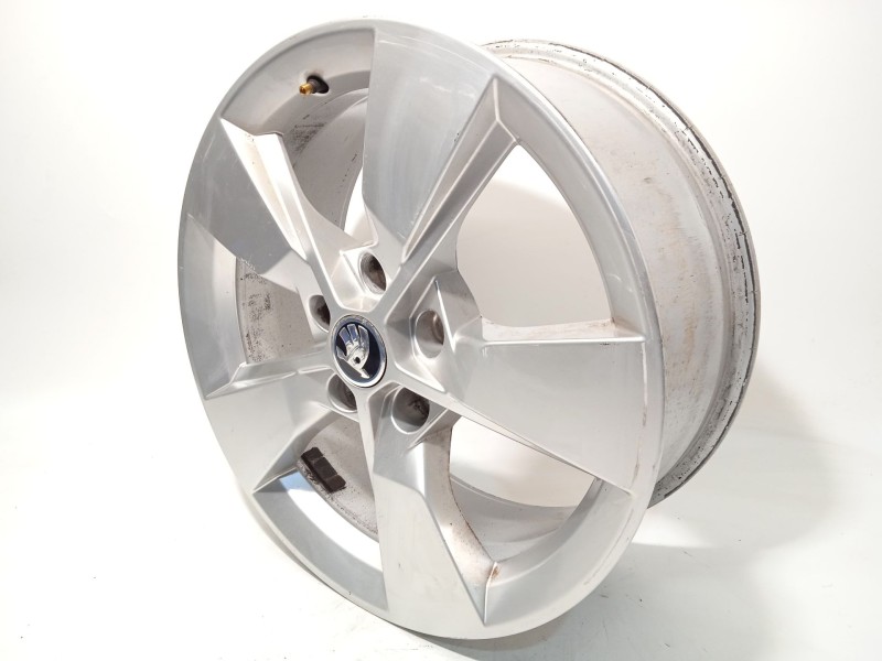Recambio de llanta para skoda yeti 1.2 tsi referencia OEM IAM 5L0601025G 5L0601025G8Z8 