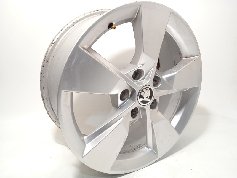 Recambio de llanta para skoda yeti 1.2 tsi referencia OEM IAM 5L0601025G 5L0601025G8Z8 