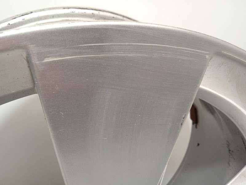 Recambio de llanta para skoda yeti 1.2 tsi referencia OEM IAM 5L0601025G 5L0601025G8Z8 