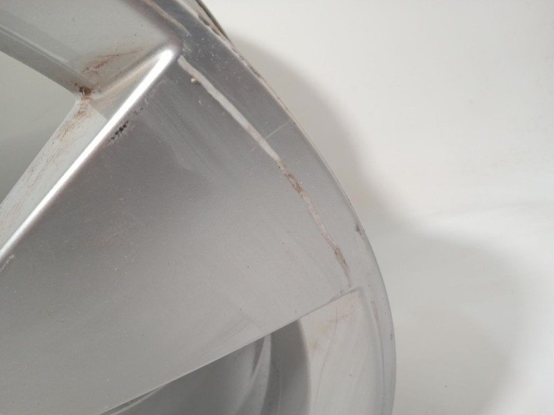 Recambio de llanta para skoda yeti 1.2 tsi referencia OEM IAM 5L0601025G 5L0601025G8Z8 