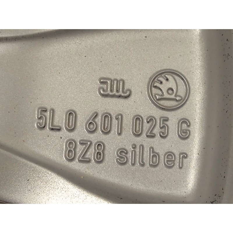 Recambio de llanta para skoda yeti 1.2 tsi referencia OEM IAM 5L0601025G 5L0601025G8Z8 