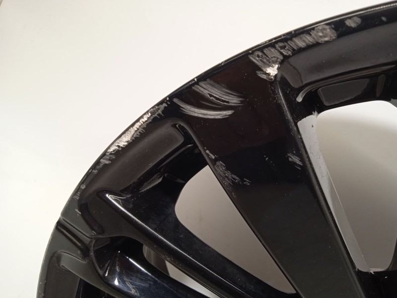 Recambio de llanta para peugeot 208 allure referencia OEM IAM 9808137577 98081375WR 