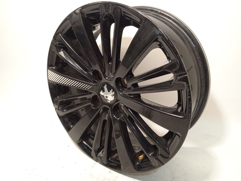Recambio de llanta para peugeot 208 allure referencia OEM IAM 9808137577 98081375WR 