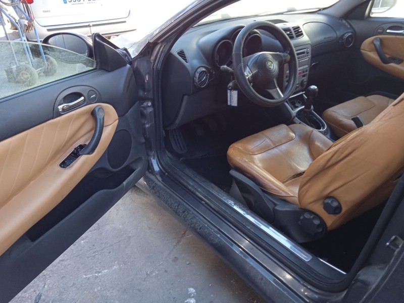 alfa romeo gt (937_) del año 2005