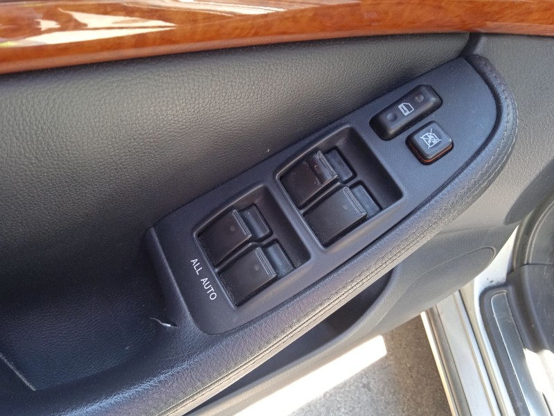 toyota avensis (_t25_) del año 2008