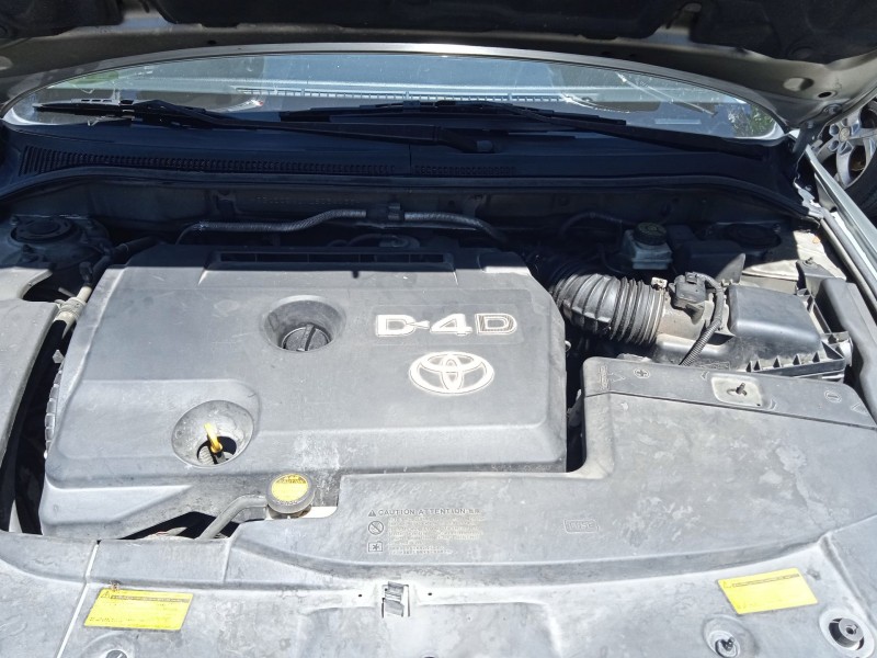 toyota avensis (_t25_) del año 2008