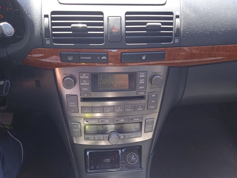 toyota avensis (_t25_) del año 2008