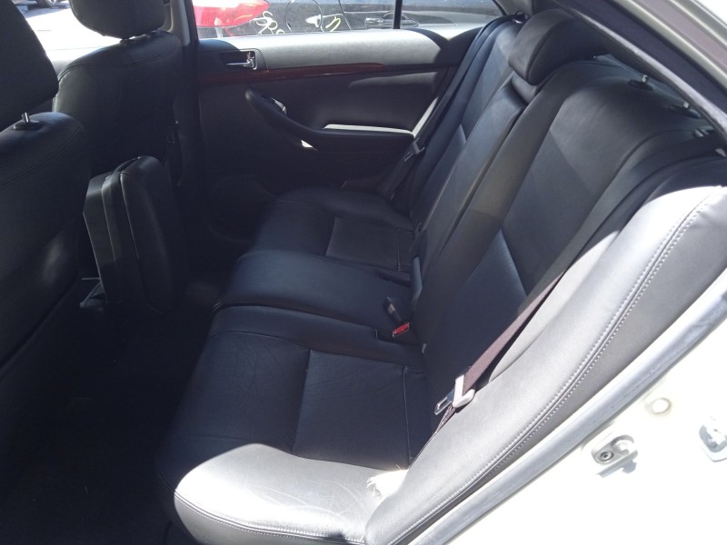 toyota avensis (_t25_) del año 2008