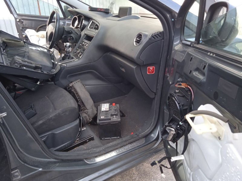 peugeot 5008 (0u_, 0e_) del año 2010