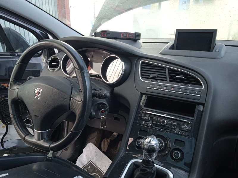 peugeot 5008 (0u_, 0e_) del año 2010