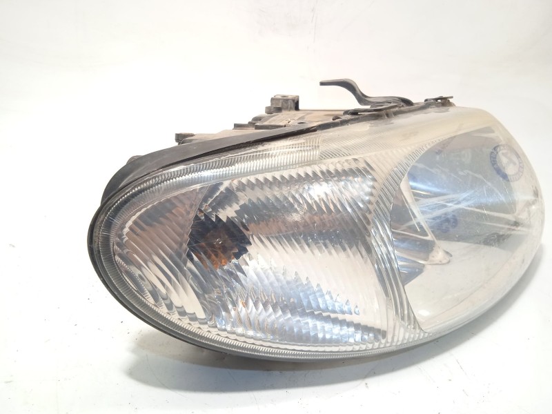 Recambio de faro derecho para chrysler voyager iv (rg, rs) 2.4 referencia OEM IAM 04857702AB 5870200000 
