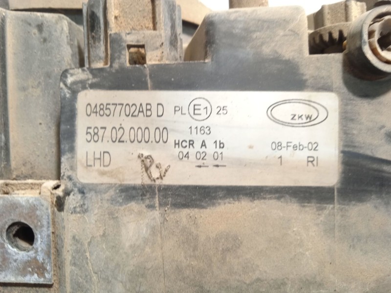 Recambio de faro derecho para chrysler voyager iv (rg, rs) 2.4 referencia OEM IAM 04857702AB 5870200000 