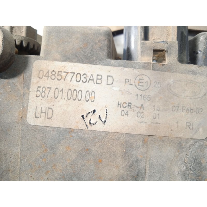 Recambio de faro izquierdo para chrysler voyager iv (rg, rs) 2.4 referencia OEM IAM 04857703AB 5870100000 