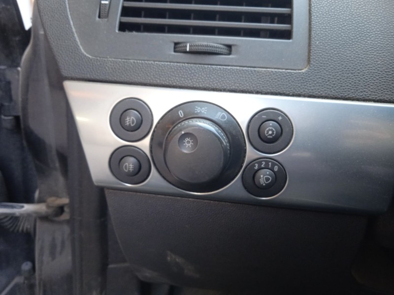 opel astra h (a04) del año 2009