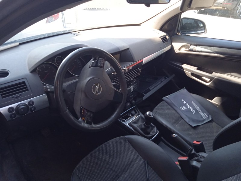 opel astra h (a04) del año 2009