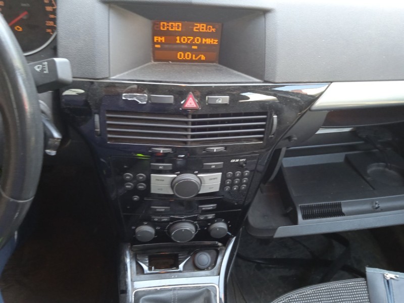 opel astra h (a04) del año 2009