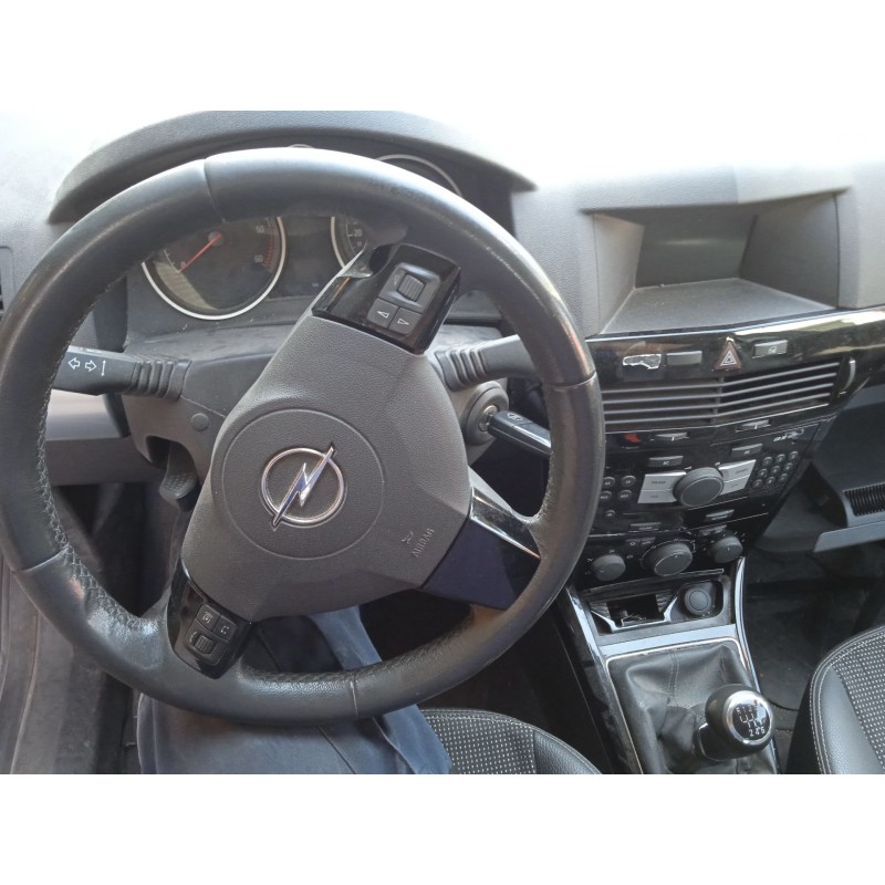 opel astra h (a04) del año 2009