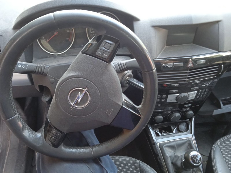 opel astra h (a04) del año 2009