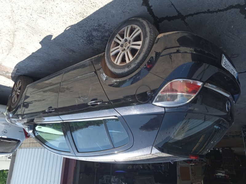 opel astra h (a04) del año 2009