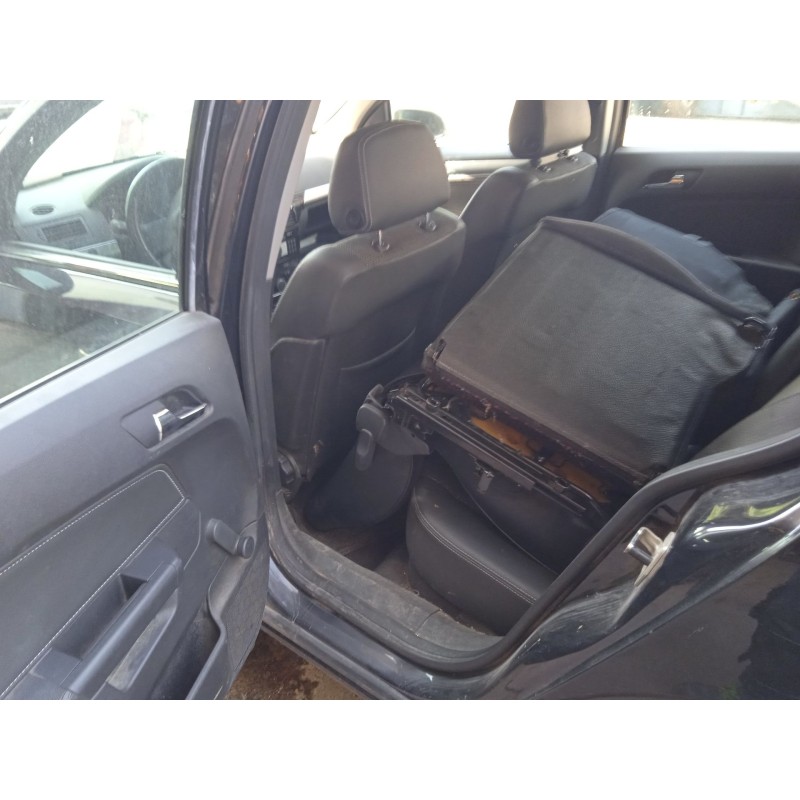 opel astra h (a04) del año 2009