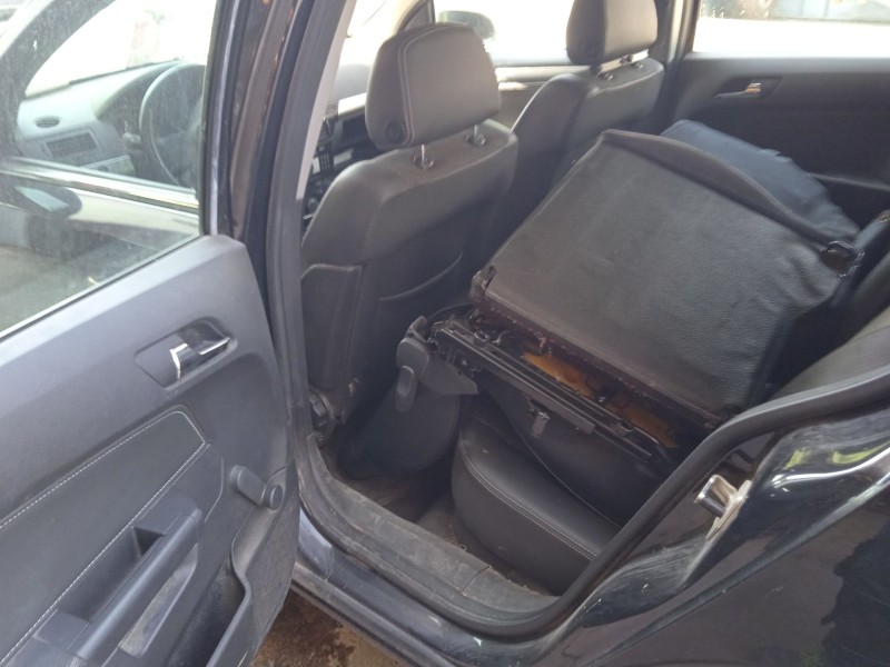 opel astra h (a04) del año 2009