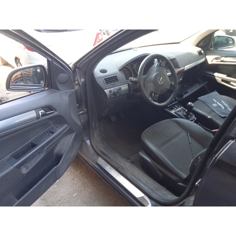 opel astra h (a04) del año 2009