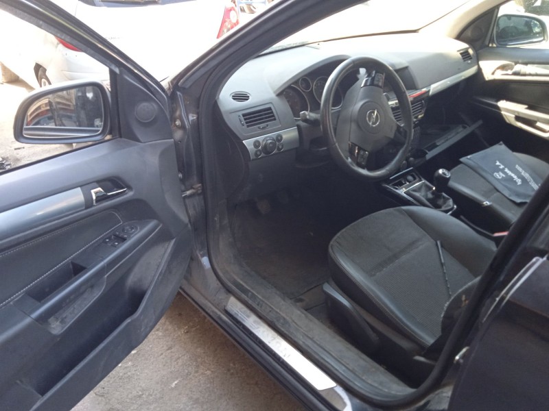 opel astra h (a04) del año 2009