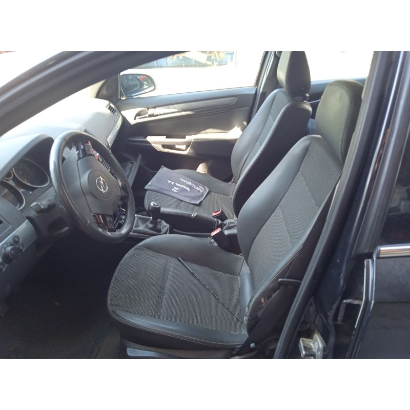 opel astra h (a04) del año 2009