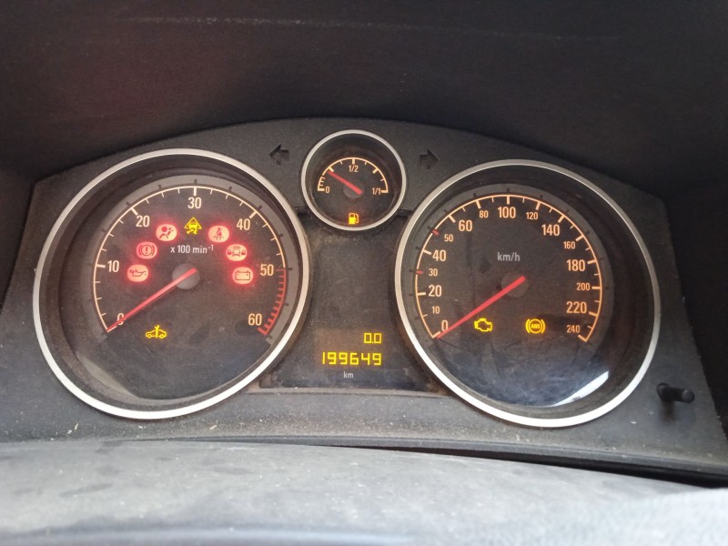 opel astra h (a04) del año 2009