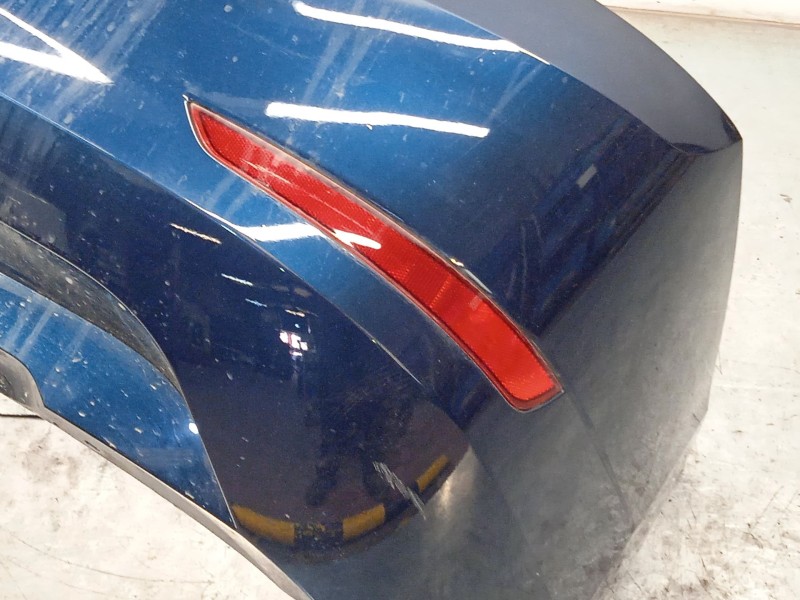 Recambio de paragolpes trasero para skoda fabia 1.0 tsi referencia OEM IAM 6V9807421F  