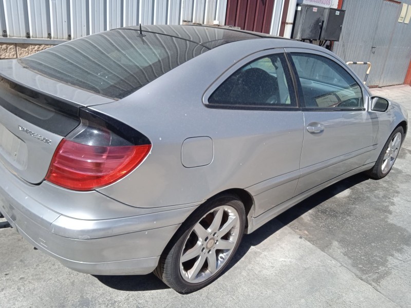 mercedes-benz clase c coupé (cl203) del año 2001