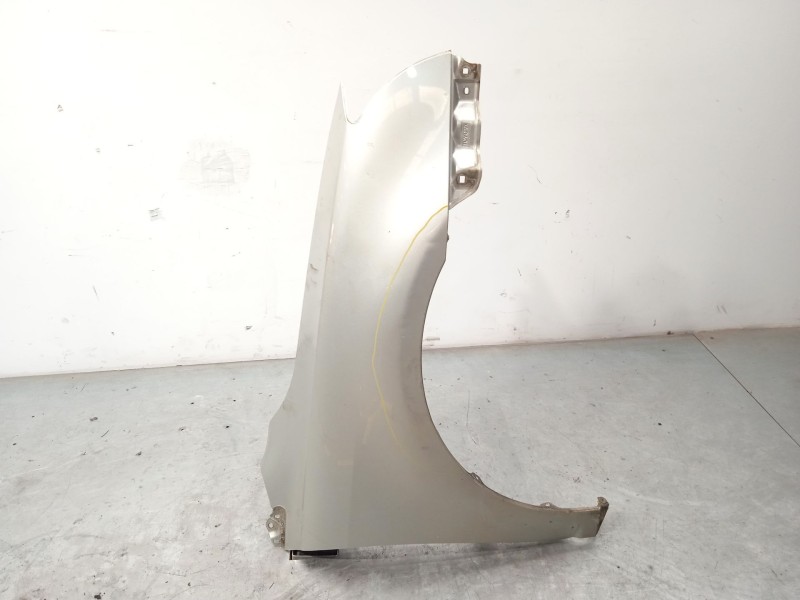 Recambio de aleta delantera derecha para toyota avensis (_t25_) 2.0 d-4d (adt250_) referencia OEM IAM 5381105040  