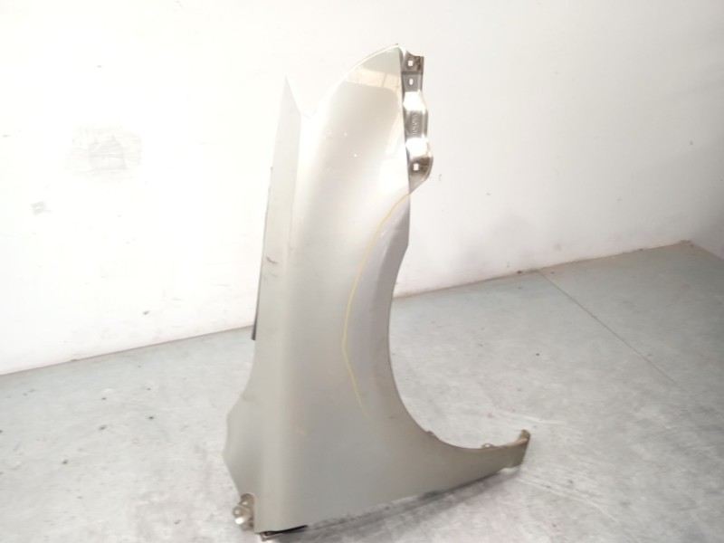 Recambio de aleta delantera derecha para toyota avensis (_t25_) 2.0 d-4d (adt250_) referencia OEM IAM 5381105040  