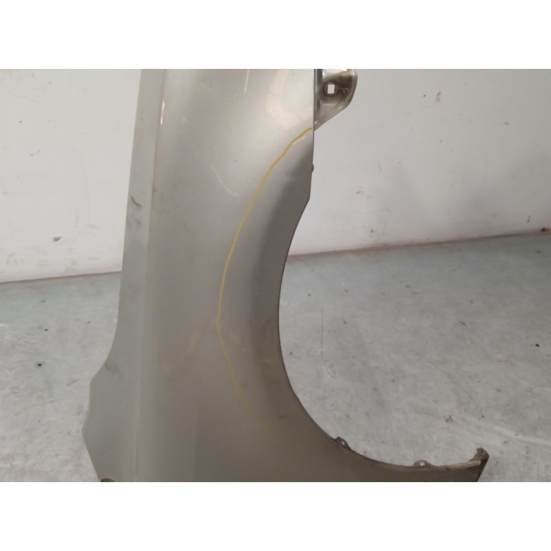 Recambio de aleta delantera derecha para toyota avensis (_t25_) 2.0 d-4d (adt250_) referencia OEM IAM 5381105040  