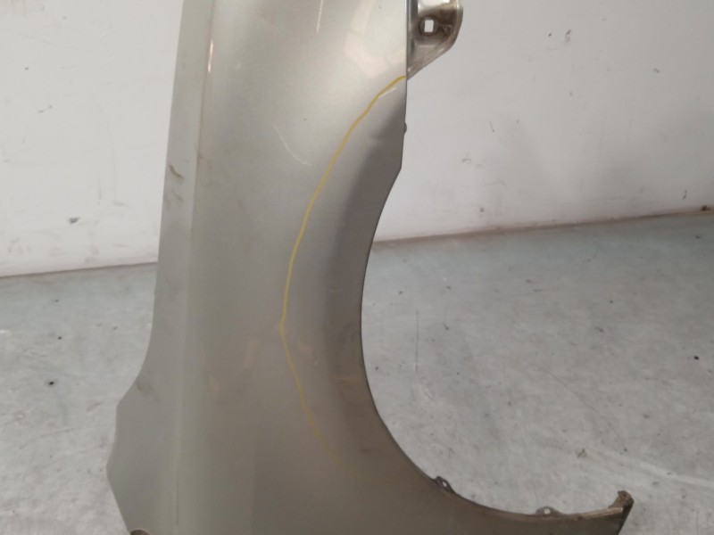 Recambio de aleta delantera derecha para toyota avensis (_t25_) 2.0 d-4d (adt250_) referencia OEM IAM 5381105040  